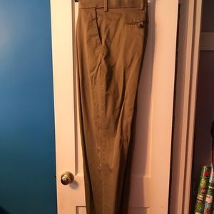 Men’s dress pants or khaki